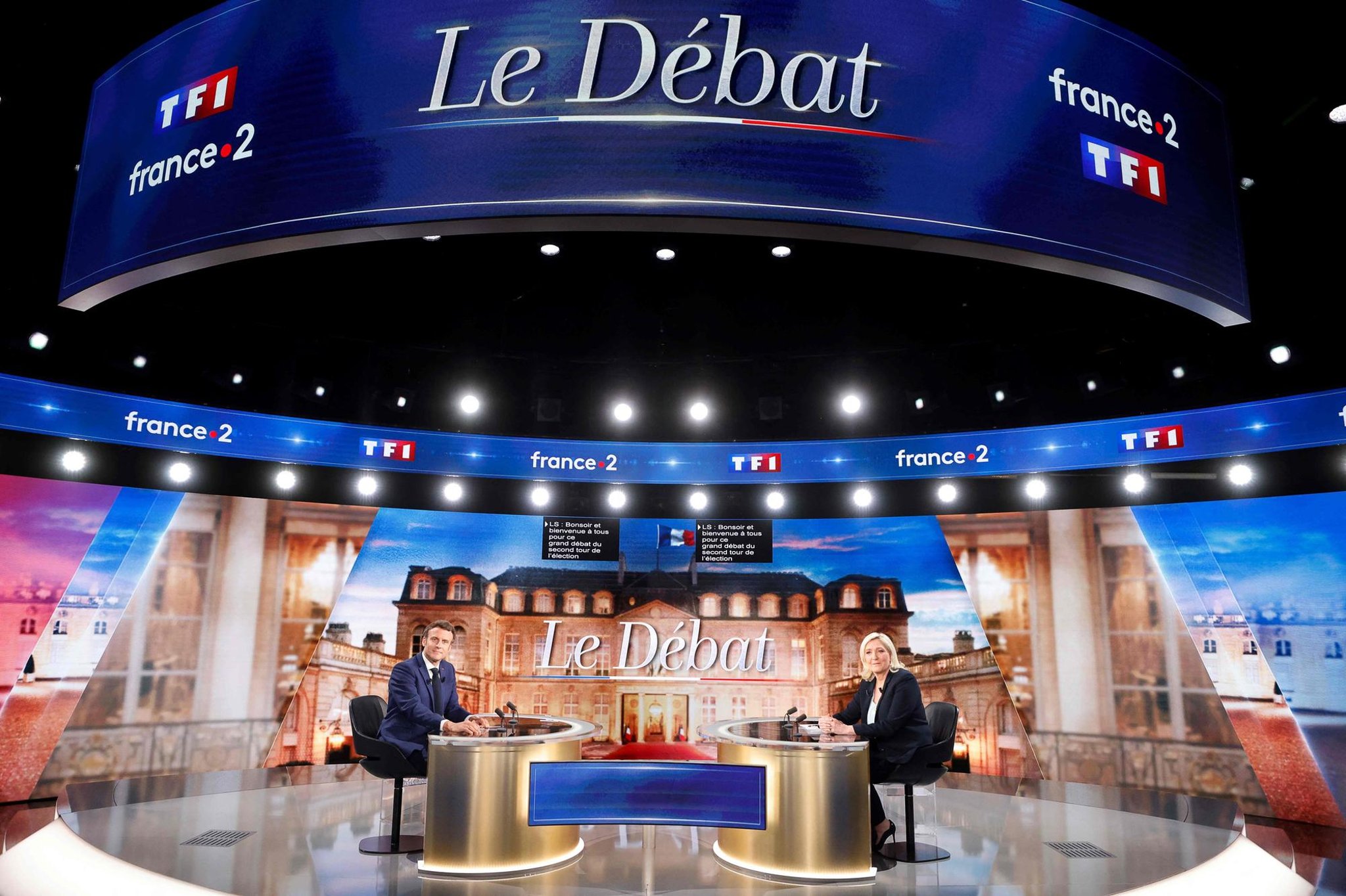 INFiLED provided screens for the scene of the French presidential debate